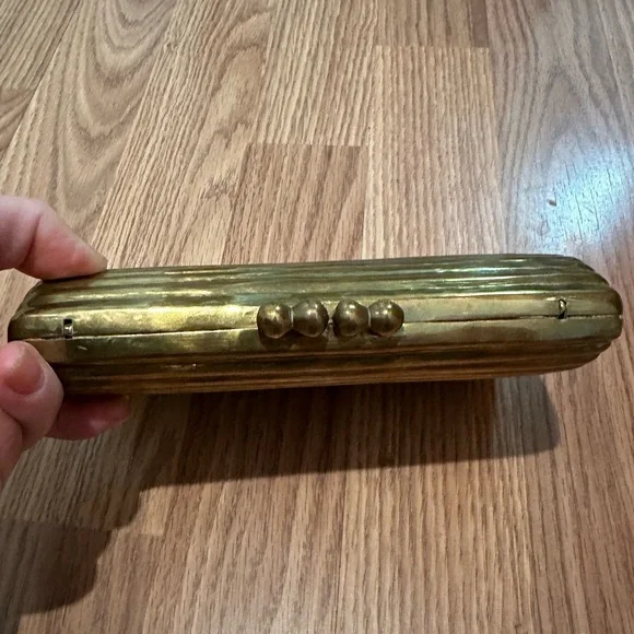 Vintage brass/ gold clutch and/or crossbody - Picture 9 of 14